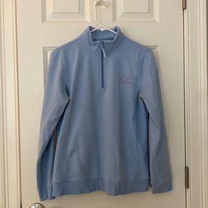 Medium vineyard vines shep shirt with whale logo